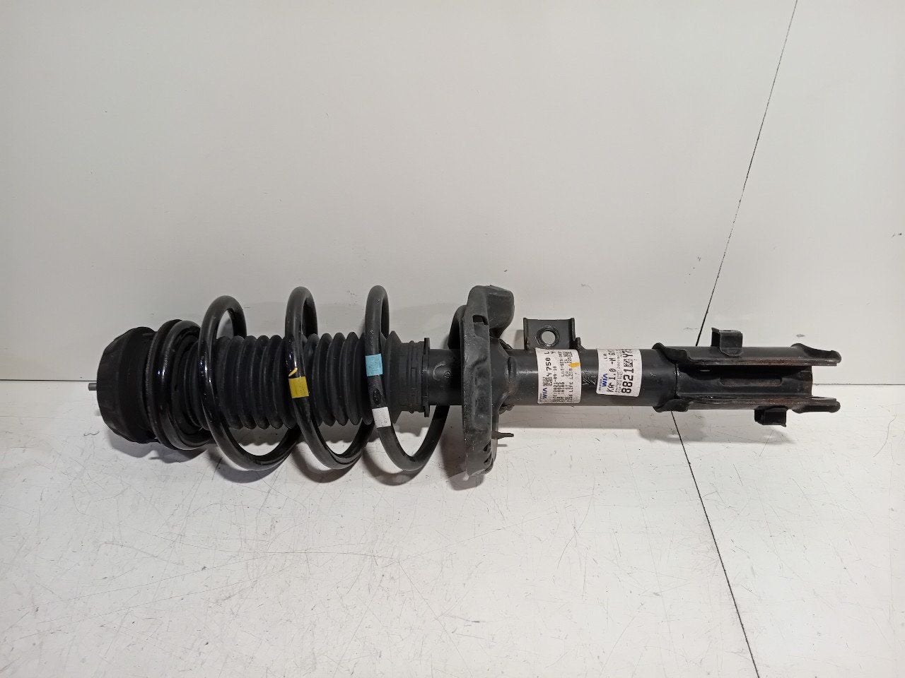 Veerpoot links voor Kia Stonic, Onderdelen@venauto.nl, Van der Ven Autorecycling B.V., Kia, Ettenseweg 76, 4706 PB Roosendaal, The Netherlands