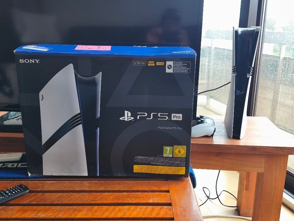 ps5 pro 2tb, Consoles de jeu & Jeux vidéo, Enlèvement ou Envoi, Comme neuf, Playstation 5 Digital