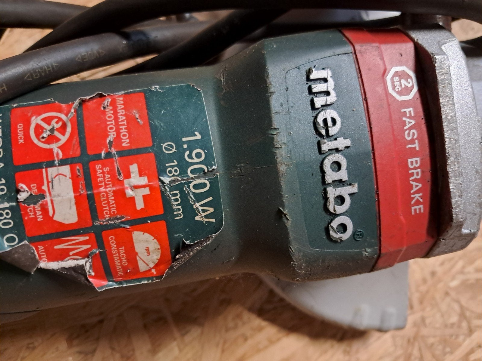 Haakse slijper 180 mm (metabo) 1900 watt, Ophalen