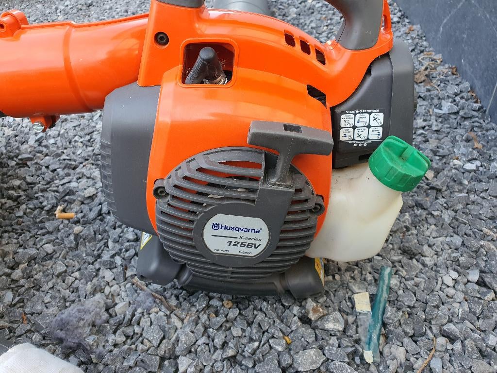 husqvarna 125bv Bladblazer bijna nieuw werk Perfect,als heel, Ophalen, Benzine, Met opvangzak, Handgedragen