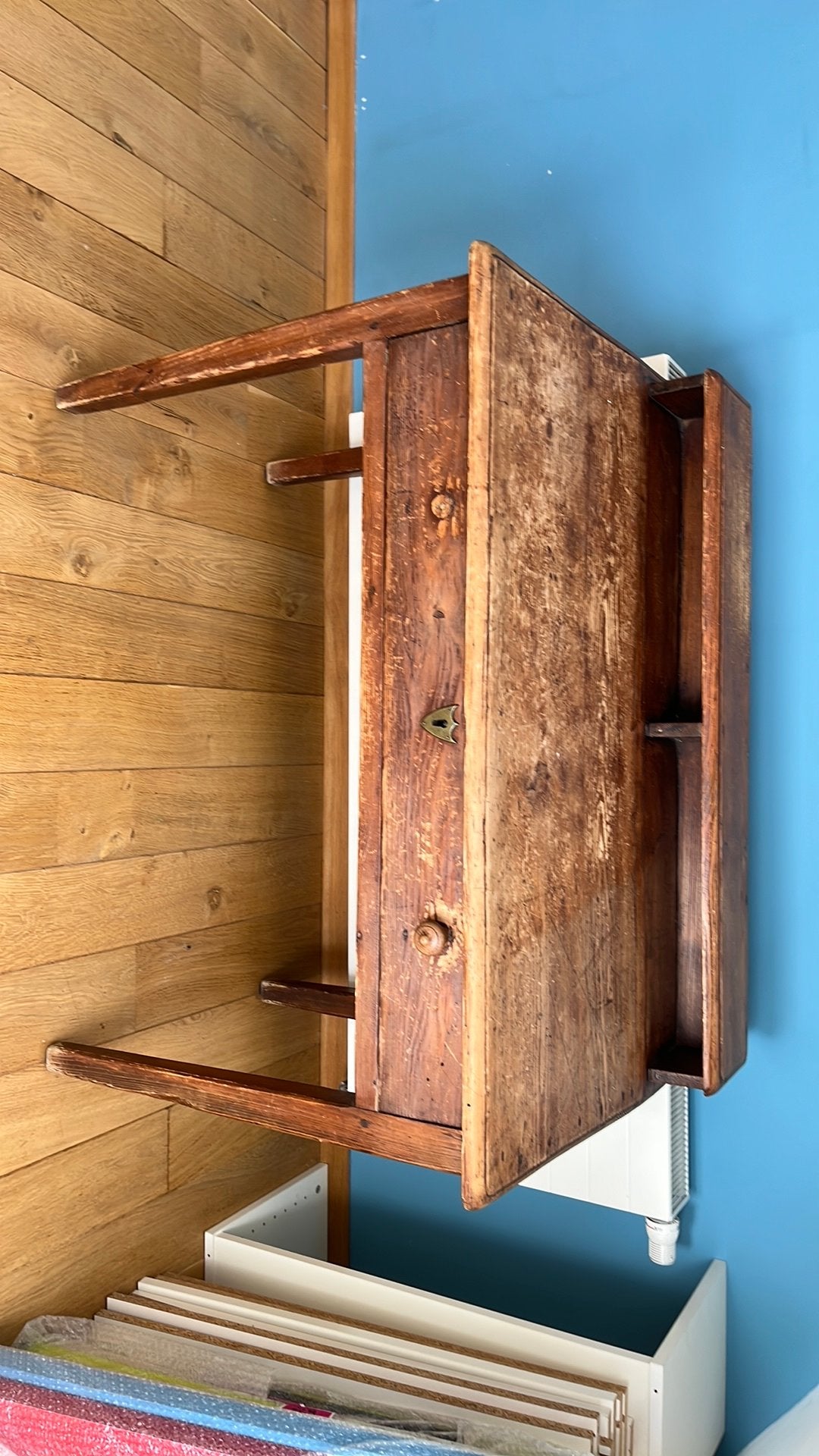 Ancien pupitre en bois, Enlèvement, Comme neuf