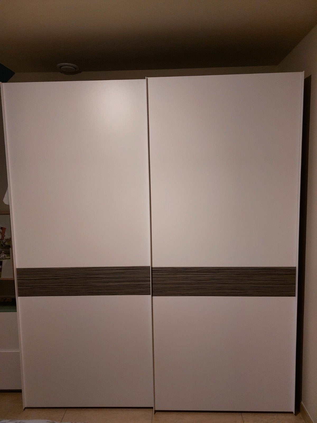 Armoire à portes coulissantes de 186 cm avec commode et tabl, Maison & Meubles, Enlèvement