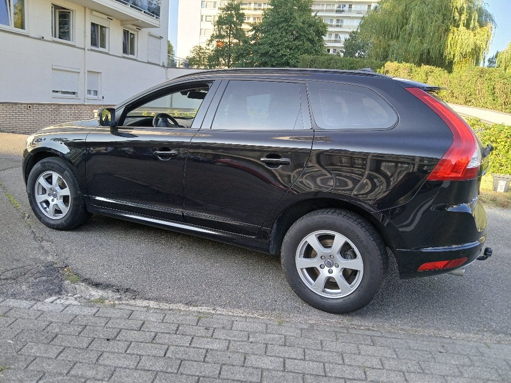Volvo XC60 bj.2016 D3 Momentum Automaat, Autos, Volvo, Entreprise, Carnet d'entretien, 5 portes, Automatique