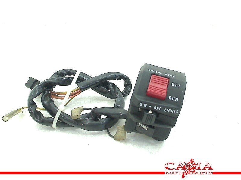 COMMUTATEUR DROIT Suzuki RF 900 R 1994-1998 (RF900 R GT73B), Dhr. S. di Majo, Utilisé, Info@cama-motorparts.nl, P.J. Troelstraweg 8 8
3144 CX  MAASSLUIS, NL