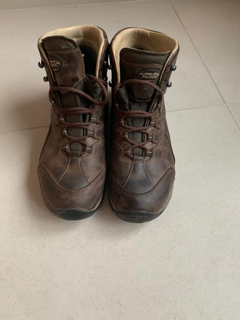 Meindl wandelschoen caracas M45, Sport en Fitness, Bergsport en Wandelen, Ophalen, Zo goed als nieuw