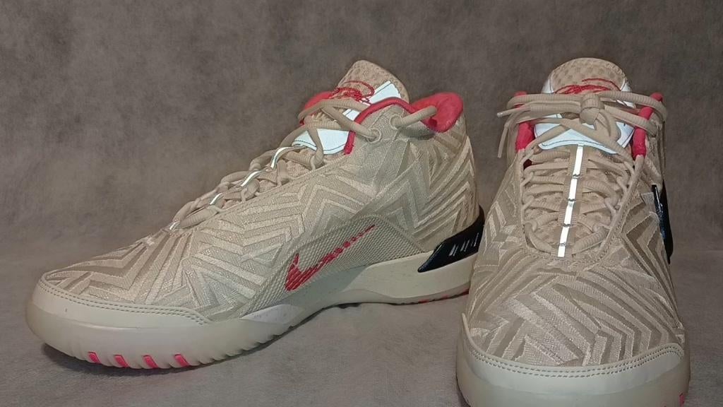 James LeBron NXXT Genisus QS - Maat 45,5 - Nieuw - #18 #, Overige kleuren, Nieuw, Ophalen of Verzenden, Sneakers