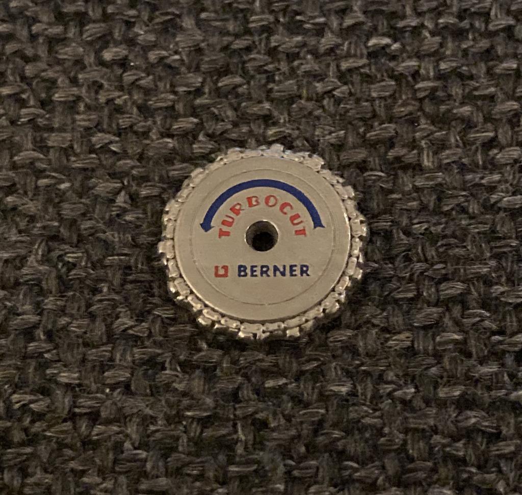 PIN - BERNER - GEREEDSCHAPPEN, Envoi, Utilisé, Marque, Insigne ou Pin's