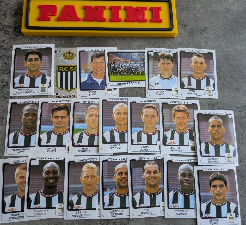 LOT DE 20 AUTOCOLLANTS PANINI FOOTBALL 2002 CHARLEROI SC, Envoi, Neuf