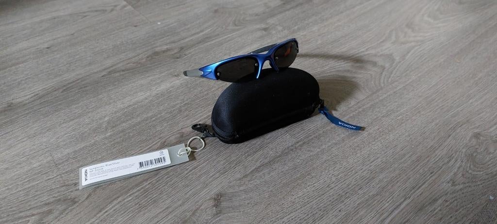 Nokia zonnebril en stevige hoes, Verzamelen, Ophalen of Verzenden, Nieuw