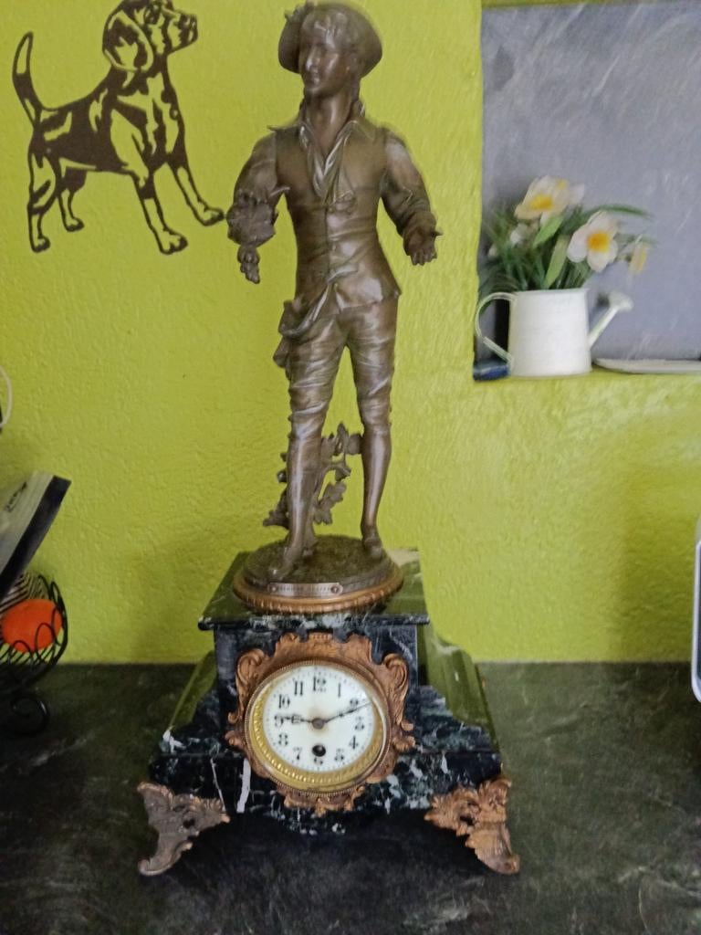 Horloge de cheminée en marbre et bronze de Lavergne, Ophalen