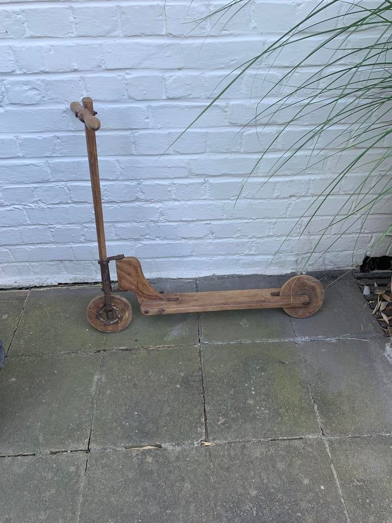 Très Ancienne trottinette en bois, Vélos & Vélomoteurs, Trottinettes, Enlèvement ou Envoi, Comme neuf