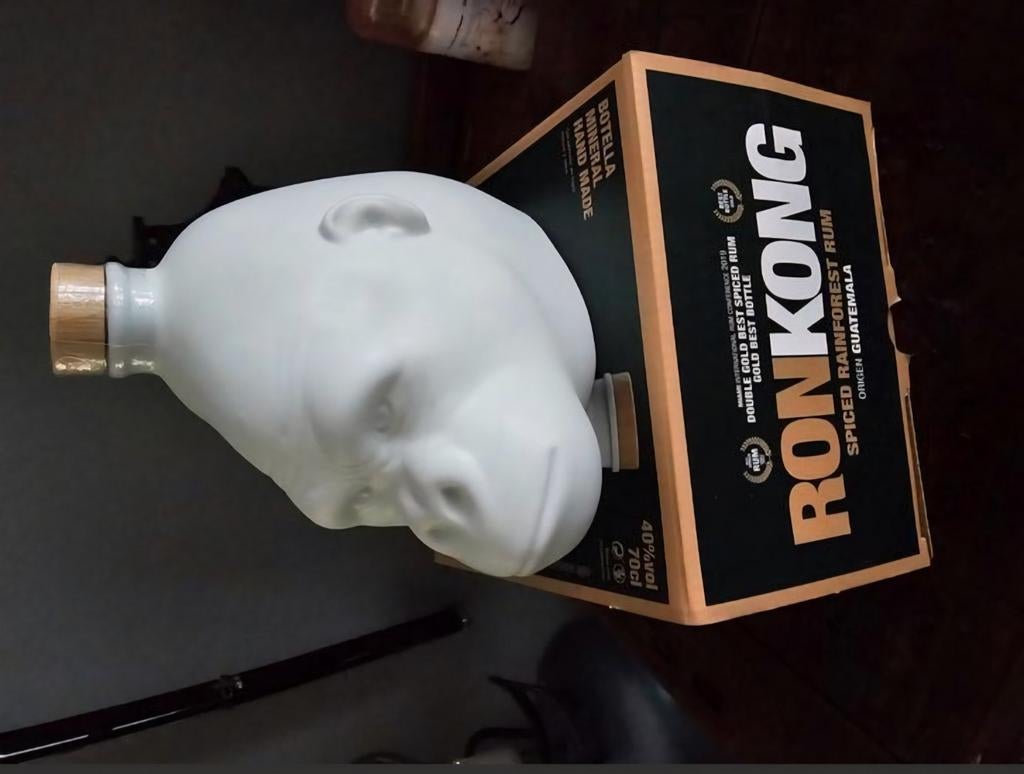 RUM Ron Kong spiced Rainforest rum, Enlèvement