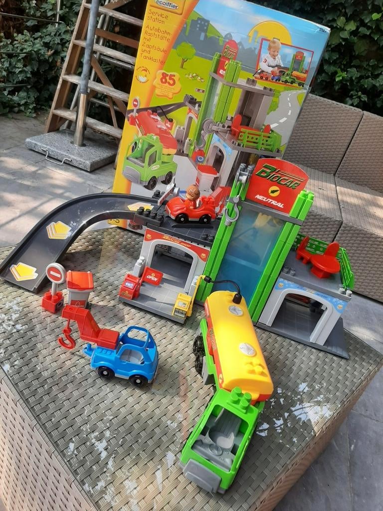 Station-service _ lave-auto, Enlèvement ou Envoi, Neuf
