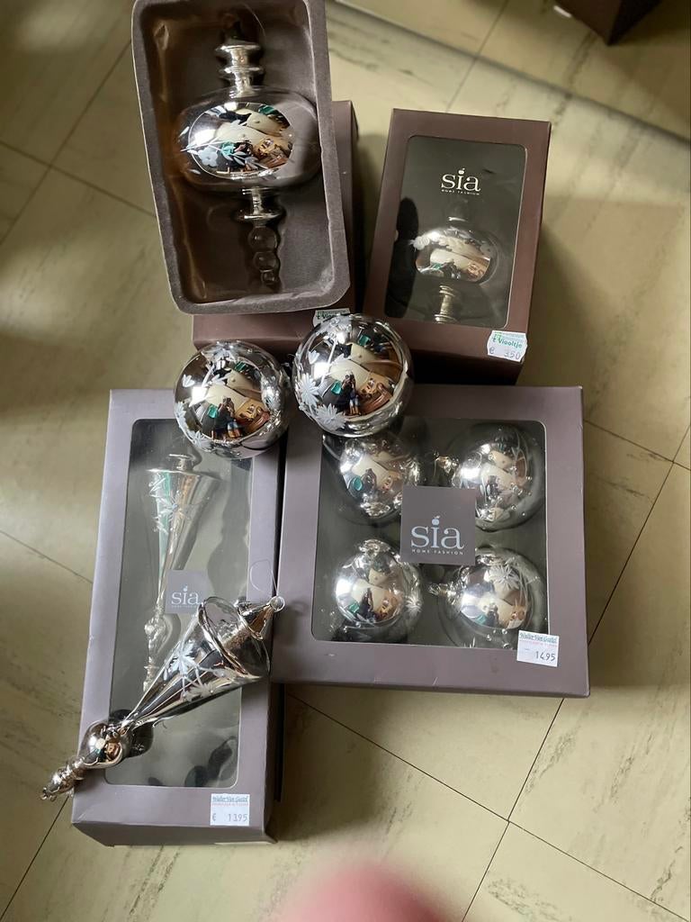 Kerst ballen en kegels van sia, Diversen, Ophalen, Zo goed als nieuw