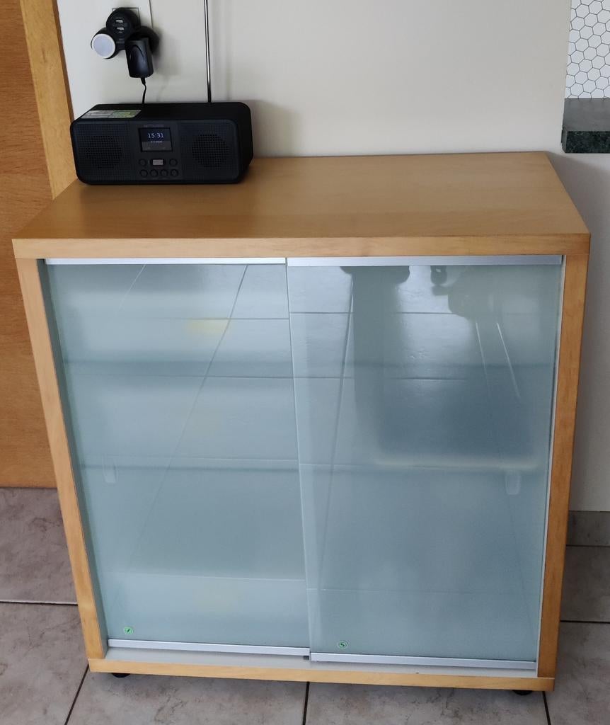 Vitrinekast, Ophalen, Zo goed als nieuw