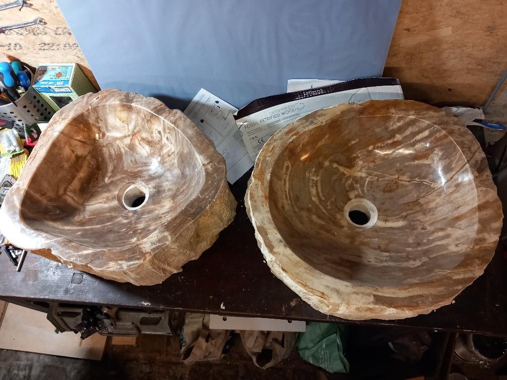 Faire offre: Laves main / Vasques / eviers en bois pétrifié, Enlèvement, Neuf, Pierre, Autres types