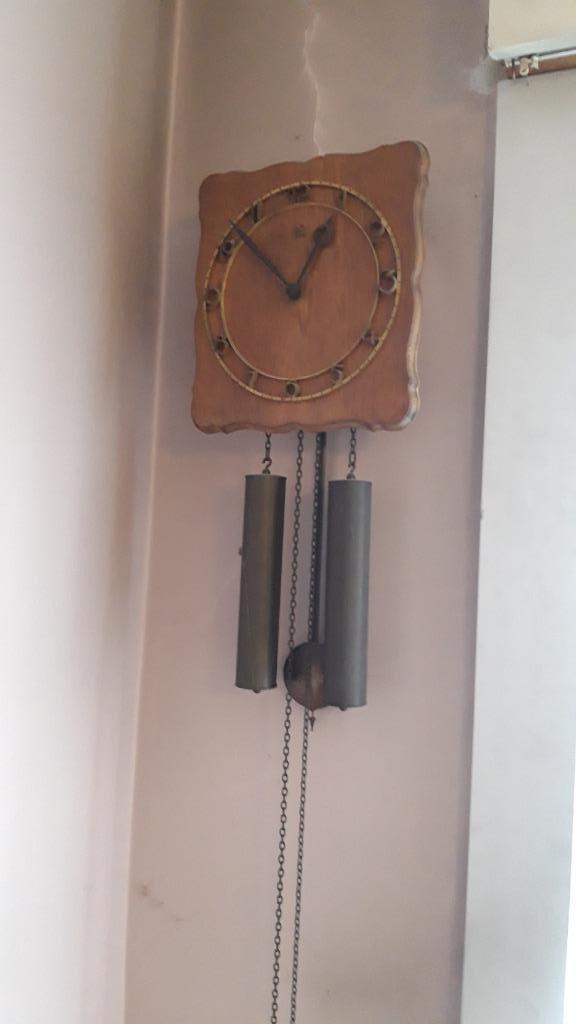 Horloge murale avec pendule, Enlèvement