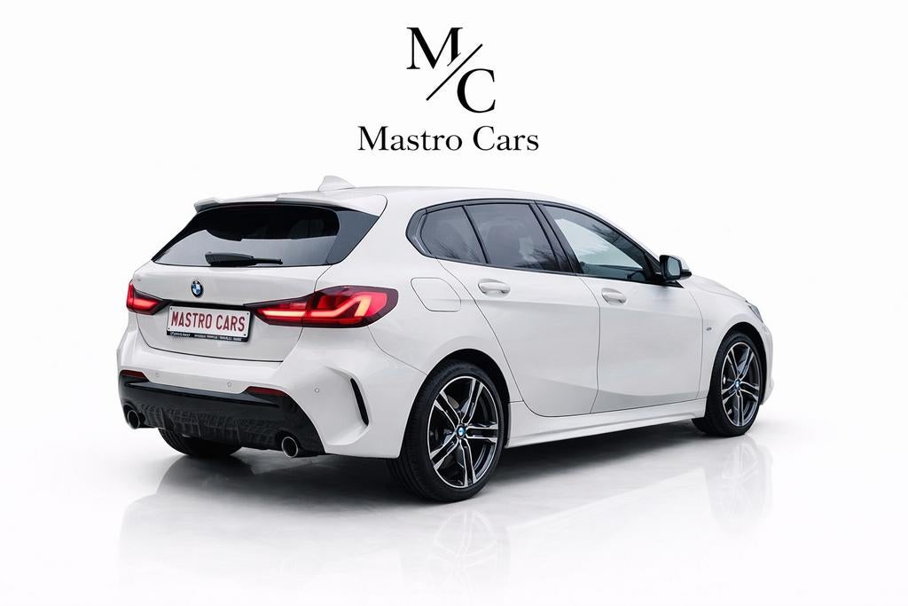 BMW 118i M Pack 2022 136 pk 48,525 km GARANTIE, Auto's, BMW, 1 Reeks, Wit, Leder, 5 zetels