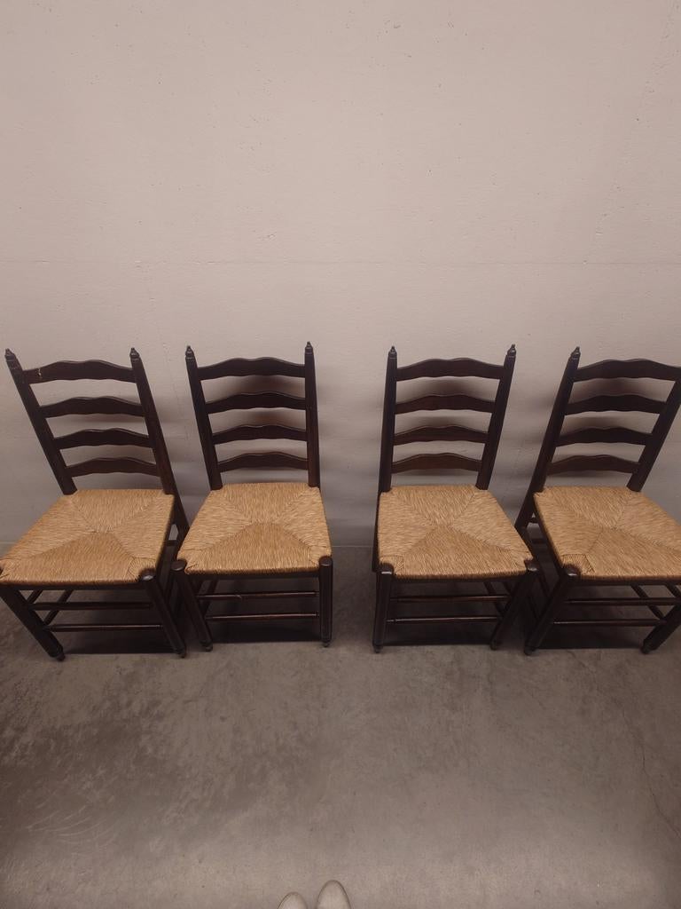 Houten stoelen met rieten zitvlak, Enlèvement, Quatre