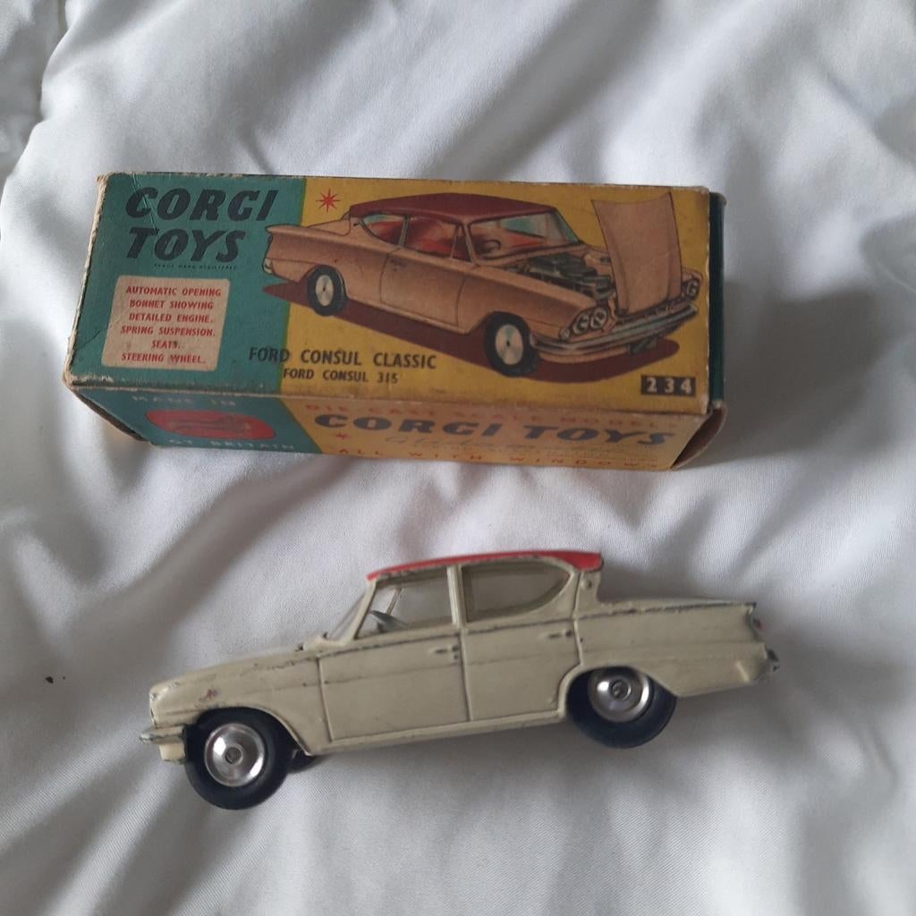 FORD CONSUL CLASSIC CORGI UK n°234 en très bon état*VINTAGE*, Enlèvement, Comme neuf, Voiture, Corgi