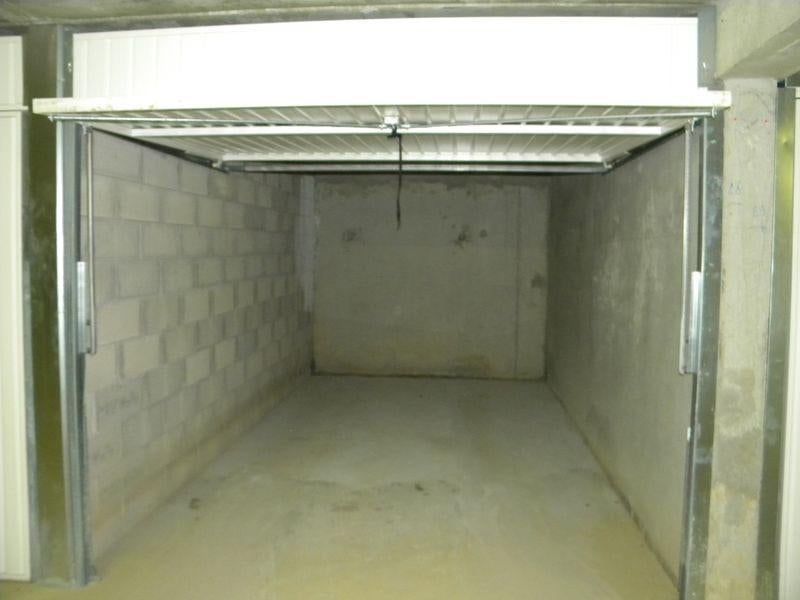 Garage fermé sécurisé à louer, Immo, Garages en Parkeerplaatsen, Luik (stad)