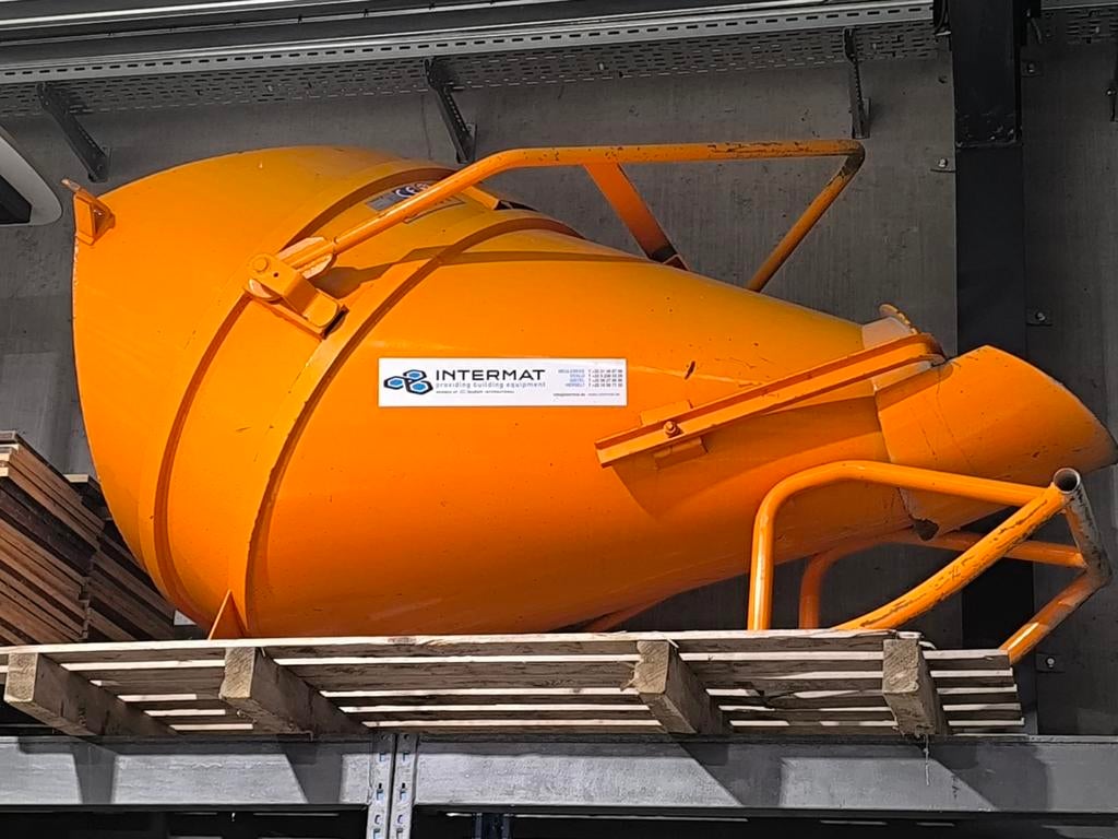 Betonbak, betonkubel 750liter amper gebruikt, Ophalen