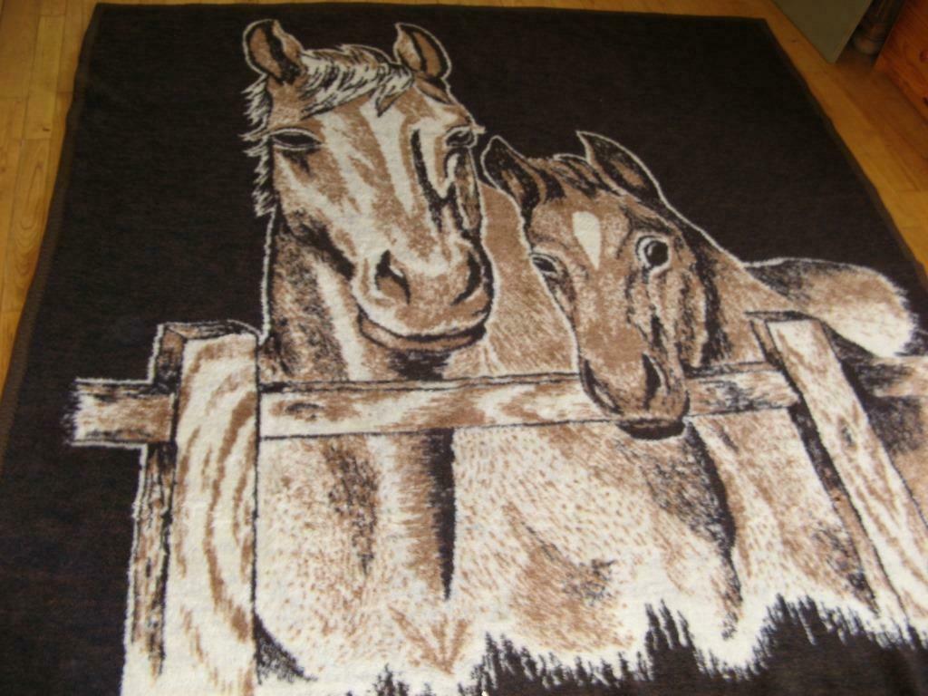 Belle couverture 2 pers. 195 x 190 cm décor chevaux, Enlèvement, Utilisé, Couverture