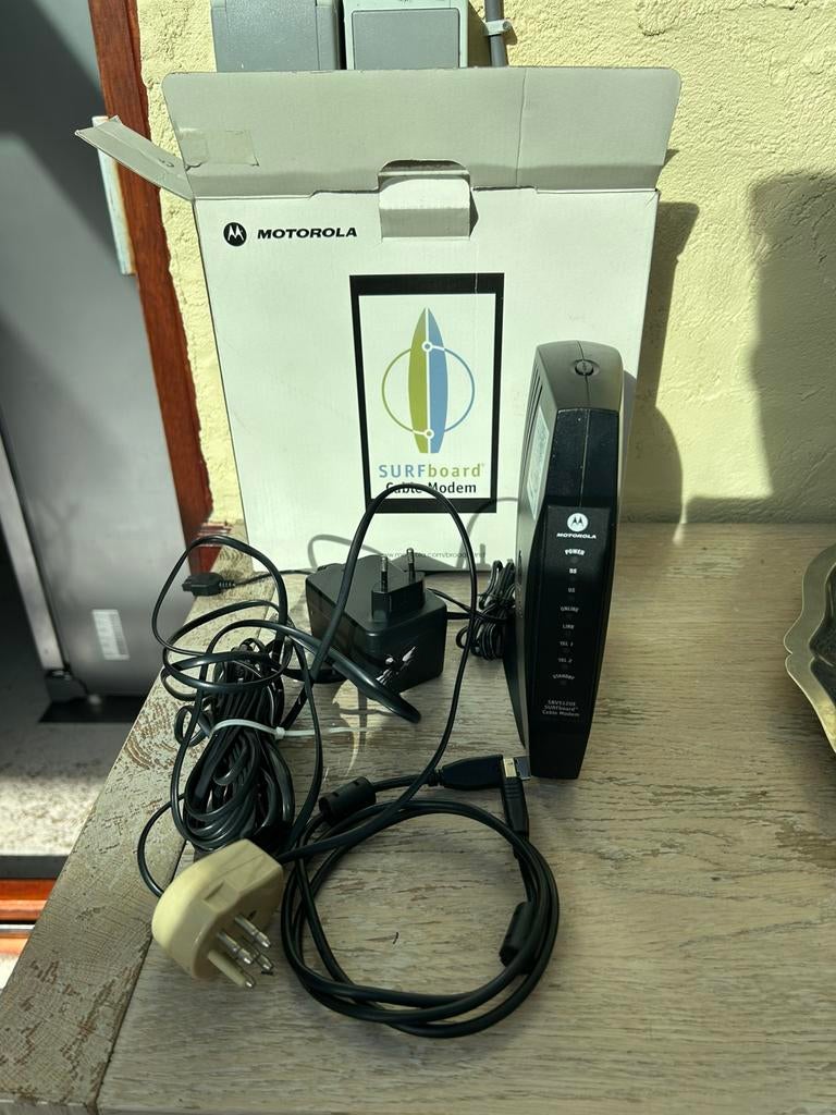 Kabel modem Motorola, Ophalen, Zo goed als nieuw