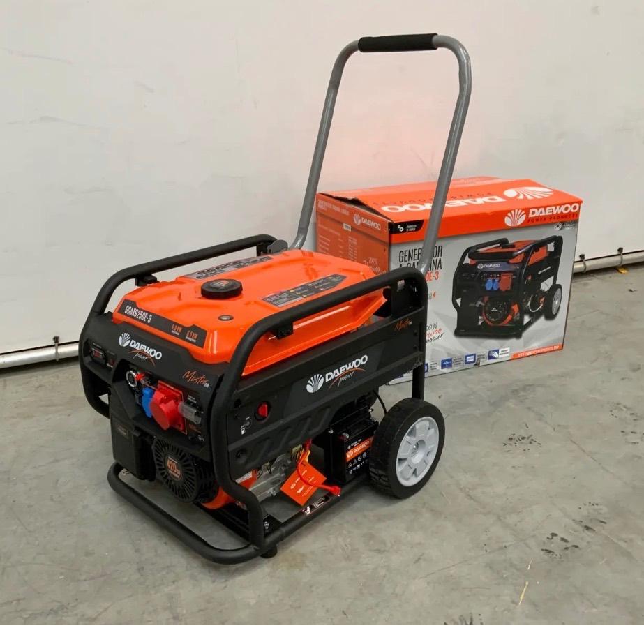 Daewoo Benzine Generator GDAX9250E, Doe-het-zelf en Bouw, Aggregaten, Ophalen, Elektrisch startend, Benzine, Nieuw