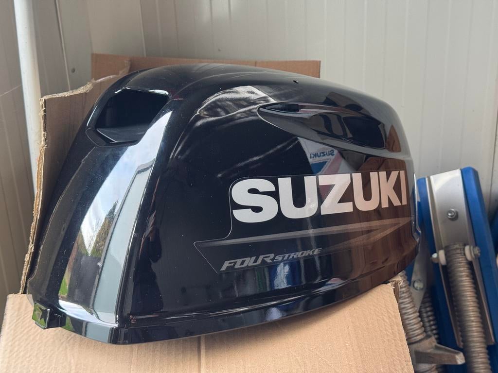 Motorkap nieuw en origineel Suzuki voor DF9.9 DF15 en DF20, Watersport en Boten, Ophalen, Nieuw, Motor en Techniek, Zeilboot of Motorboot
