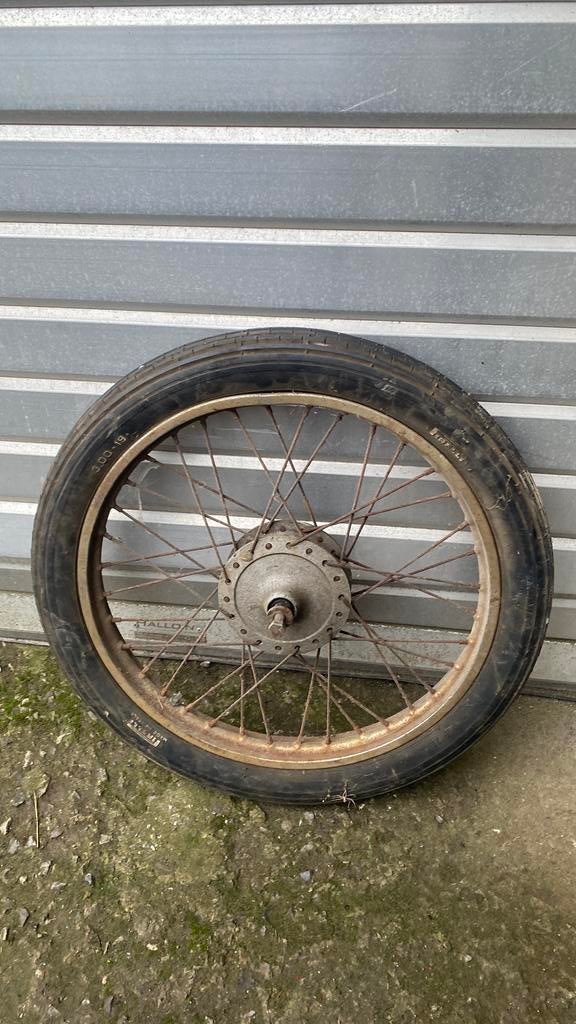 Roue avant vieille suzuki 19 pouces, Enlèvement ou Envoi