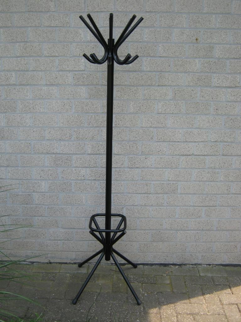 zwarte metalen kapstok, Enlèvement, Utilisé