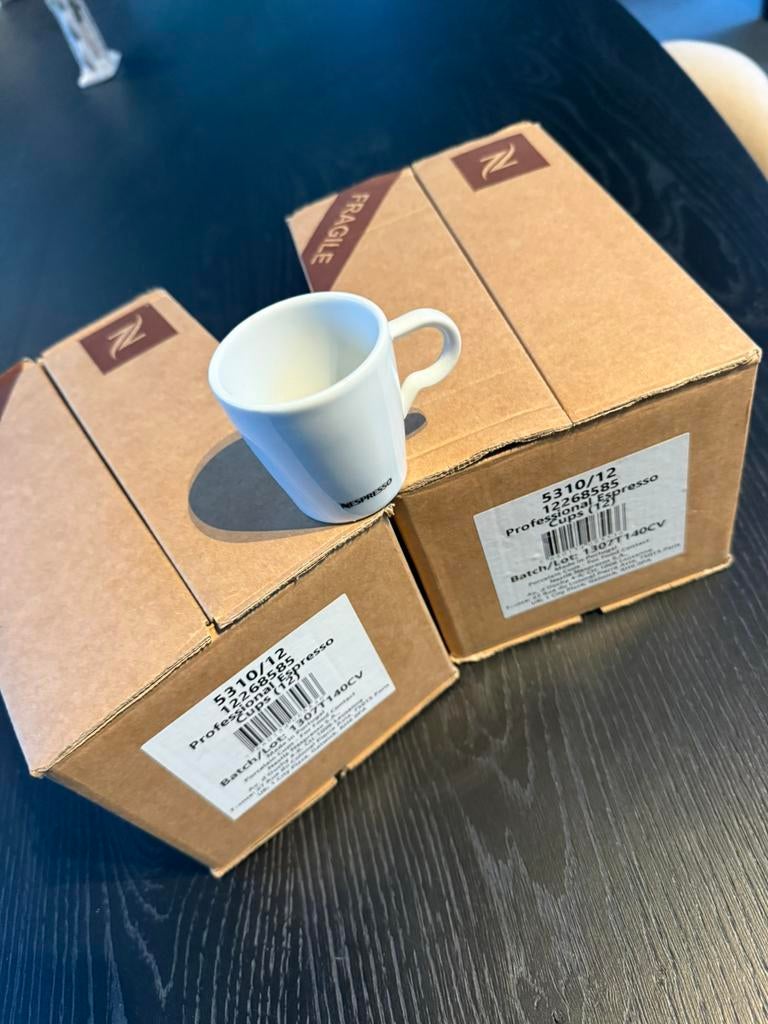 Espresso koffietassen nespresso, Ophalen, Zo goed als nieuw