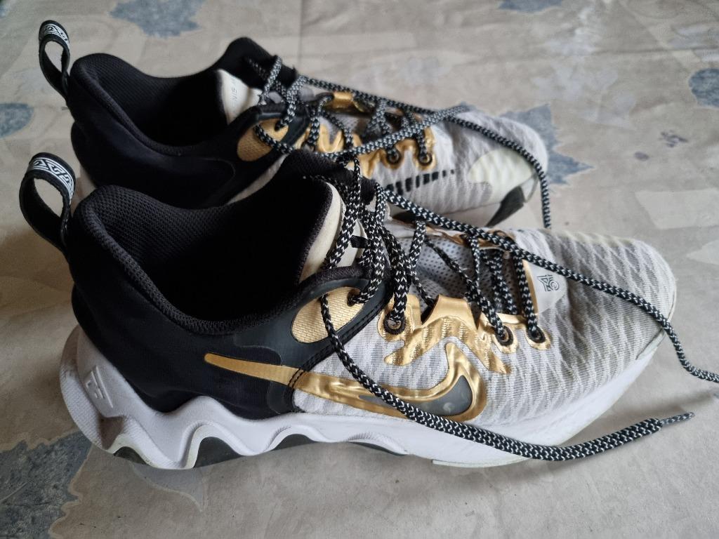 Basketbalschoenen Nike Giannis Maat 43, Enlèvement ou Envoi, Utilisé, Chaussures