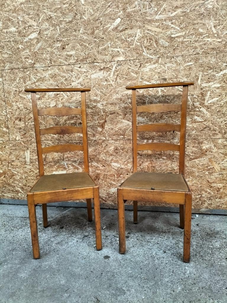 Lot van ca. 30 houten kerkstoelen "De Zetel" (met bijbelvak), Antiek en Kunst, Antiek | Meubels | Stoelen en Sofa's, Ophalen