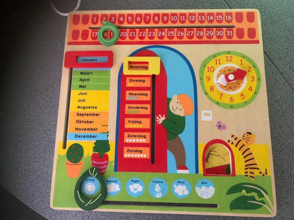 kinder kalender - hout, Kinderen en Baby's, Ophalen, Zo goed als nieuw