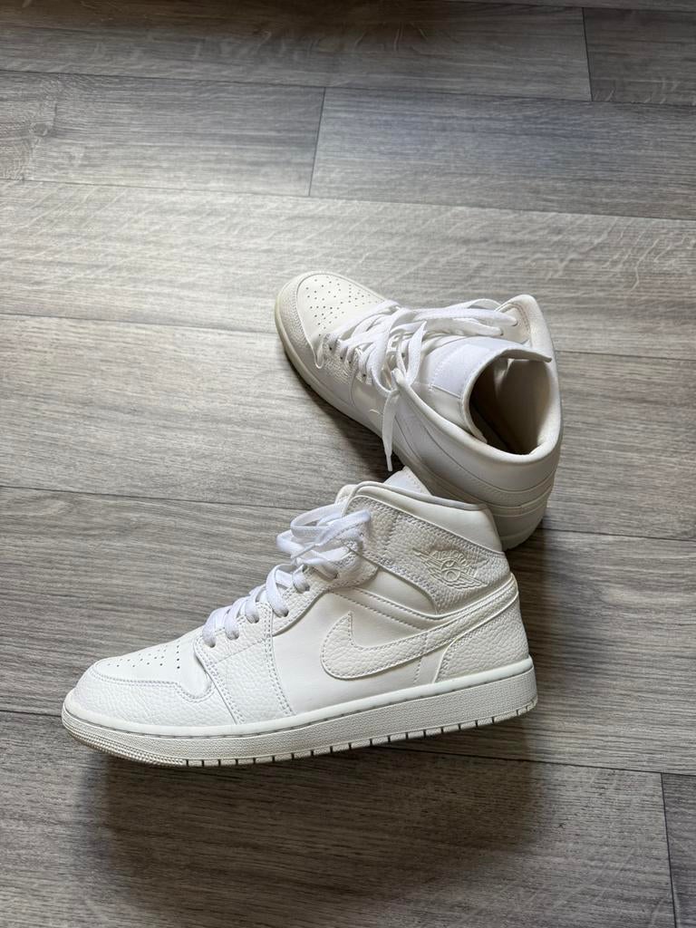 Jordan 1 mid 44, Kinderen en Baby's, Babykleding | Schoentjes en Sokjes, Ophalen of Verzenden, Zo goed als nieuw
