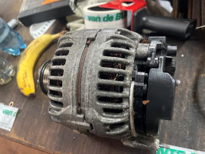Dynamo d'un Volkswagen Caddy, Volkswagen, -, 3 mois de garantie, Utilisé