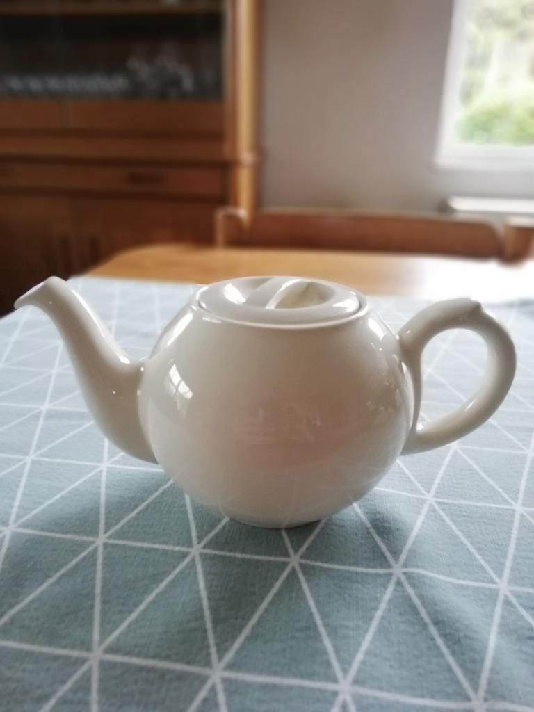 Vintage witte theepot, Huis en Inrichting, Ophalen, Zo goed als nieuw