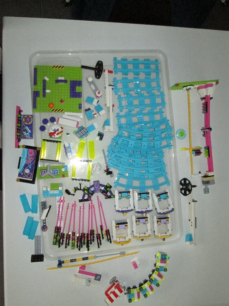 Lego Friends delen van nr.41127 pretpark met groot bouwboek, Enlèvement ou Envoi, Lego, Friends, Comme neuf