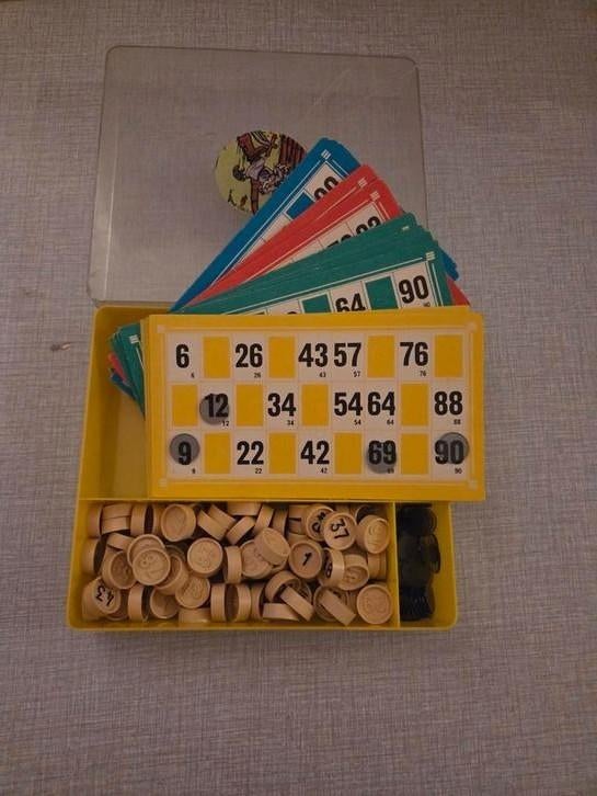 Jeu de loto/bingo rétro dans une boîte., Trois ou quatre joueurs, Enlèvement ou Envoi, Comme neuf