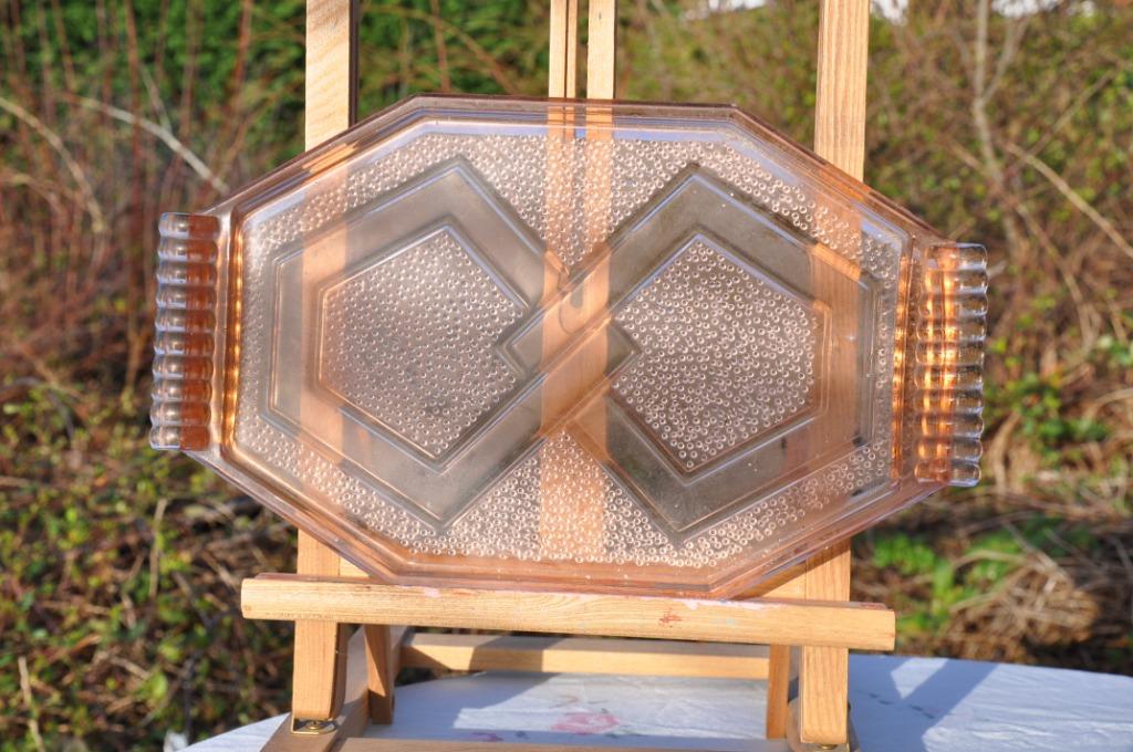 plateau art deco verre rose moulé, Enlèvement ou Envoi