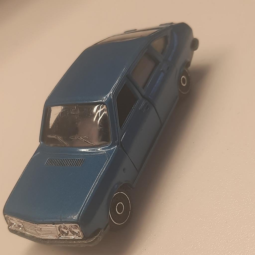 POLISTIL 1/43 VINTAGE E-41 : LANCIA BETA 1600 BERLINA*ZGAN*, Hobby en Vrije tijd, Modelauto's | 1:43, Zo goed als nieuw, Auto