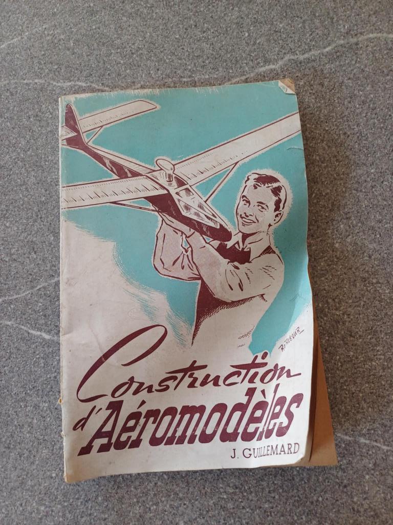 Aeromodel-bouwboek, Ophalen of Verzenden, Gelezen, Kleien en Boetseren