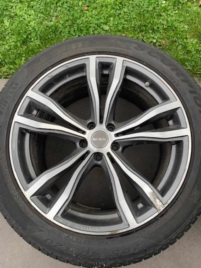 Jantes en aluminium avec pneus d'hiver (2 pièces) - BMW X5, Autos : Pièces & Accessoires, Pneus hiver, Véhicule de tourisme, Enlèvement