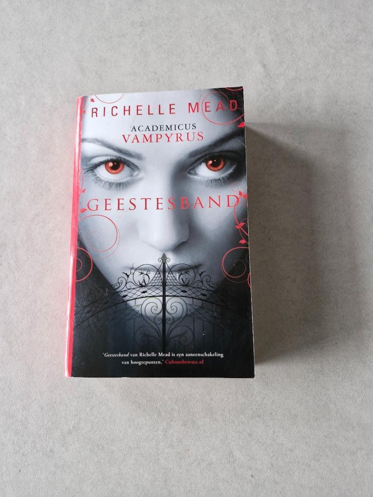 Academicus Vampyrus - Geestesband - Richelle Mead, Boeken, Gelezen, Verzenden, Fictie, Richelle Mead