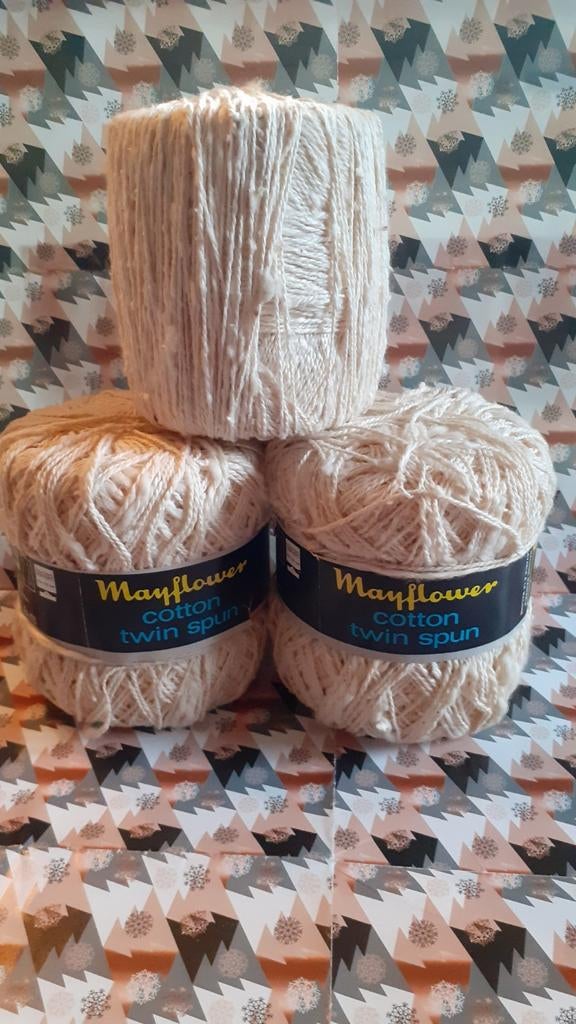 2 boules neuve  + 1 donnée coton perlé crème, Enlèvement ou Envoi, Crochet, Aiguille