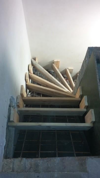 coffreur réalisation escalier béton,dalle ,maçonnerie...., Envoi, Neuf