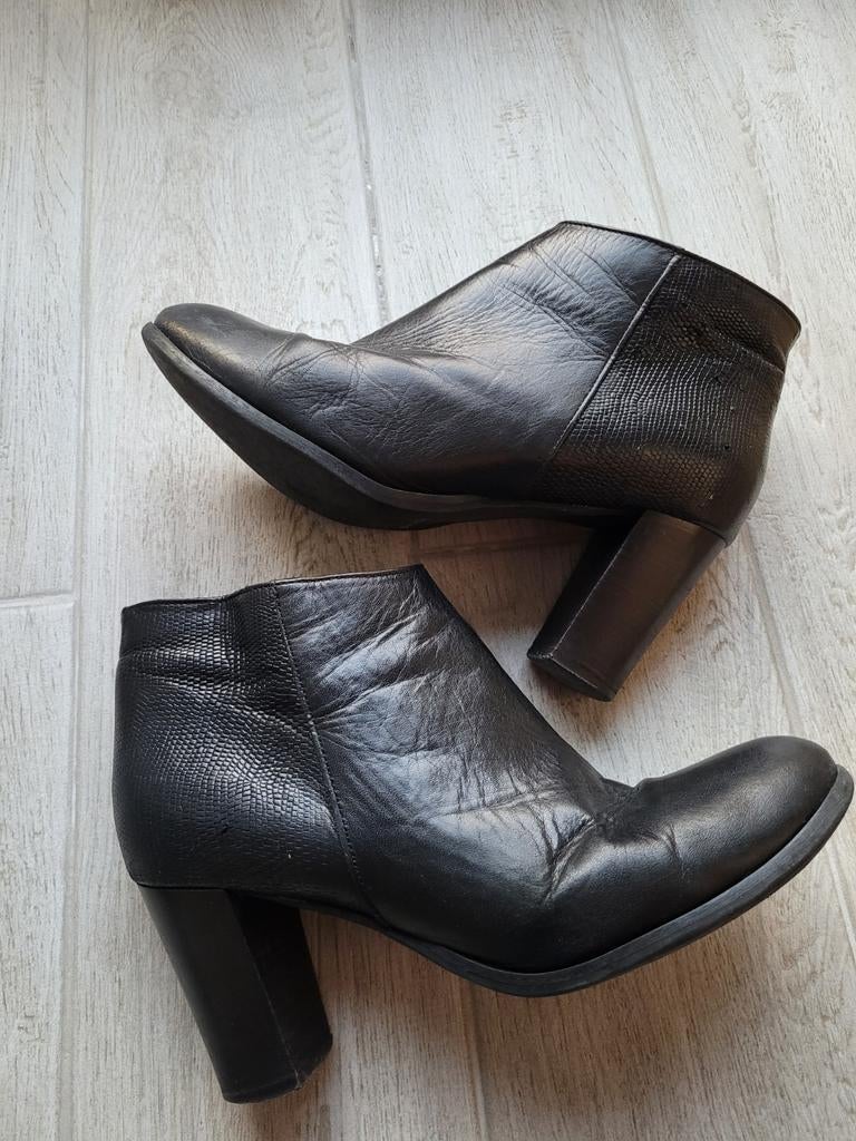 Bottines en cuir noir - P.i.u.r.e - taille 41, P.I.U.R.E, Enlèvement ou Envoi, Boots et Botinnes, Porté