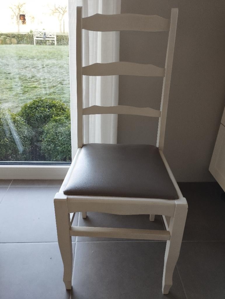 6 massief houten stoelen met lederen zitting, Huis en Inrichting, Stoelen, Ophalen, Gebruikt, Wit, Hout
